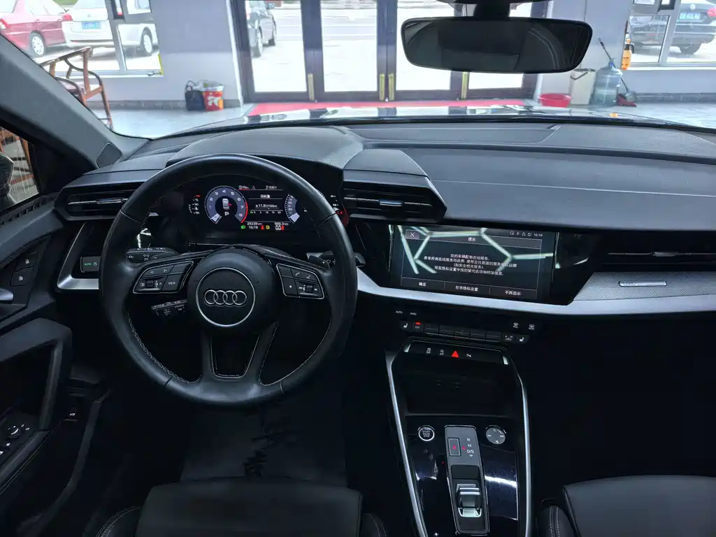 Audi A3 2023 — фото 14