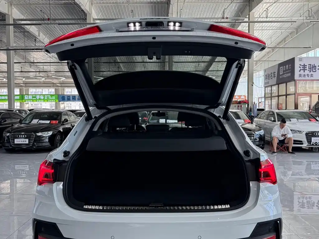 Audi Q3 Sportback 2023 — фото 21