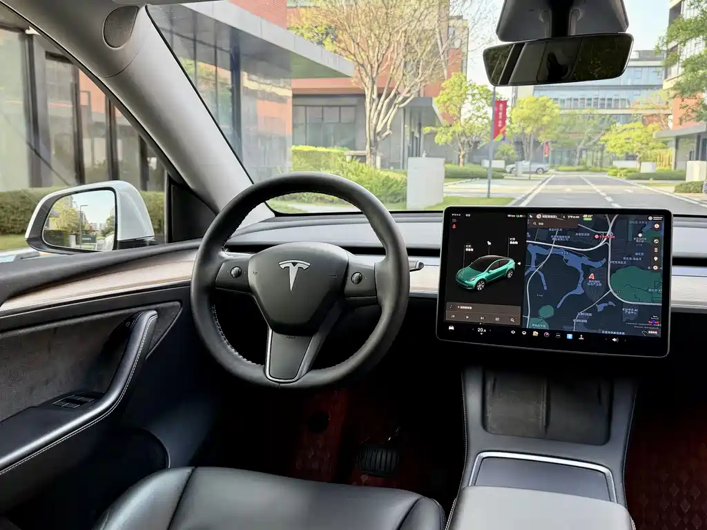 Tesla Model Y 2022 — фото 18