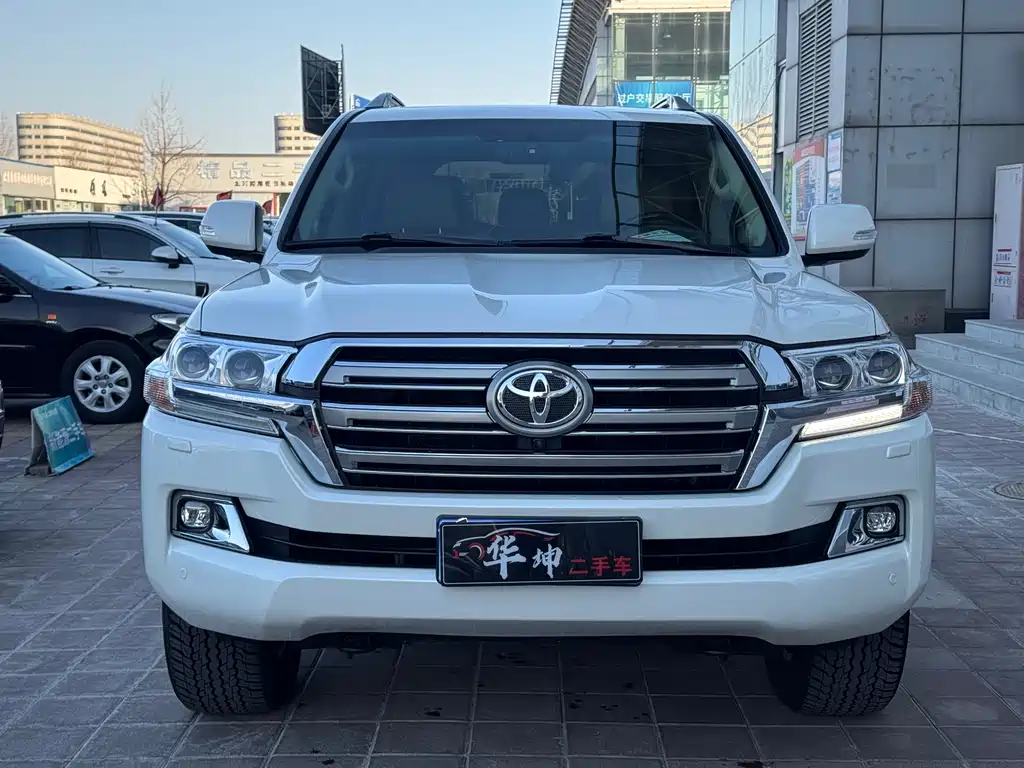 Toyota Land Cruiser 2016 — фото 9