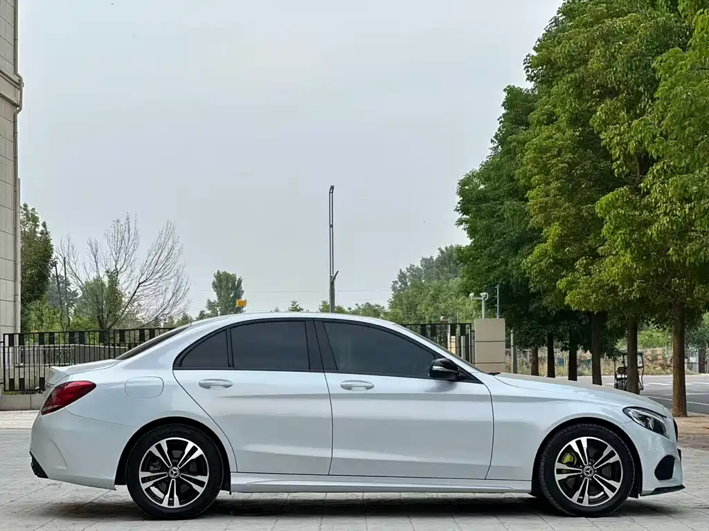 Mercedes-Benz C-Class 2018 — фото 9