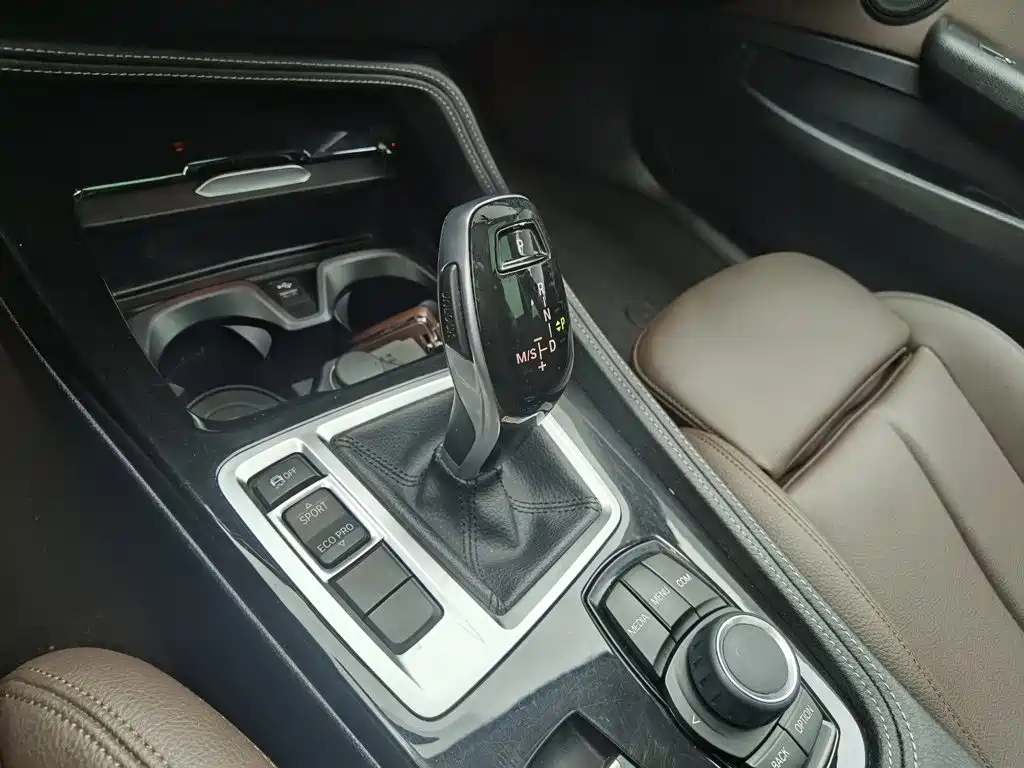 BMW 1 Series 2020 — фото 13