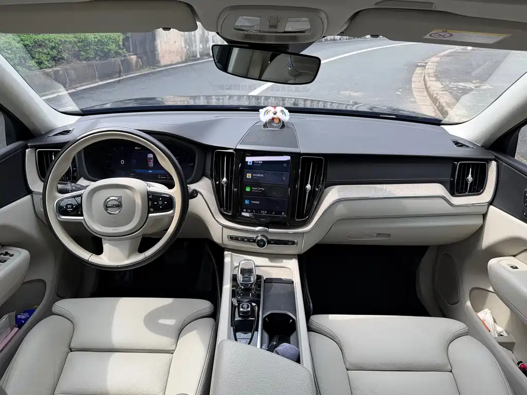 Volvo XC60 PHEV 2022 — фото 9