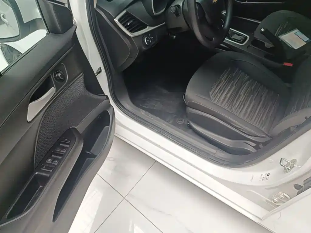 Chevrolet Cavalier 2018 — фото 16