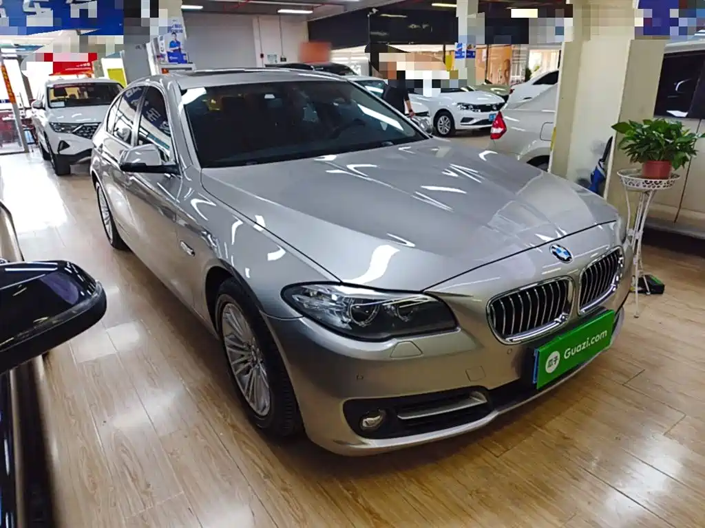 BMW 5 Series 2015 — фото 22