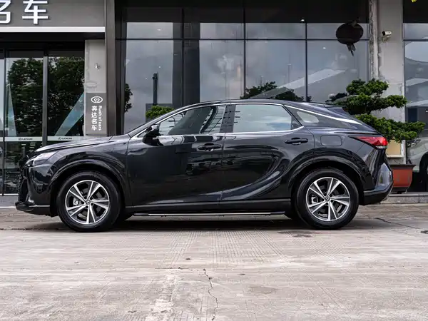 Lexus RX 2025