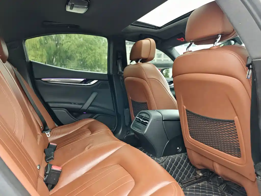 Maserati Ghibli 2017 — фото 13