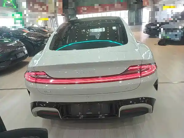 Xiaomi SU7 2025