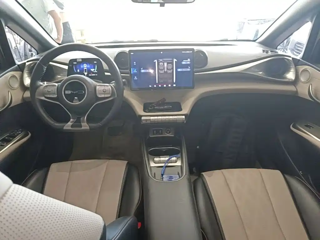 BYD Dolphin 2023 — фото 10
