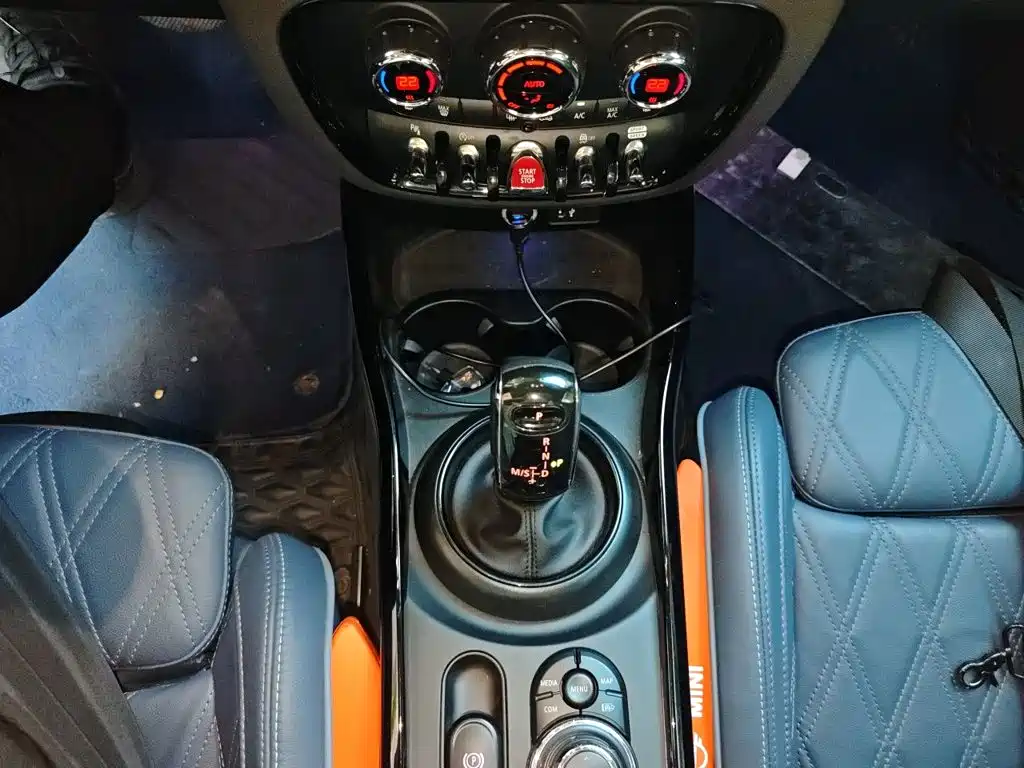 MINI Clubman 2021 — фото 10