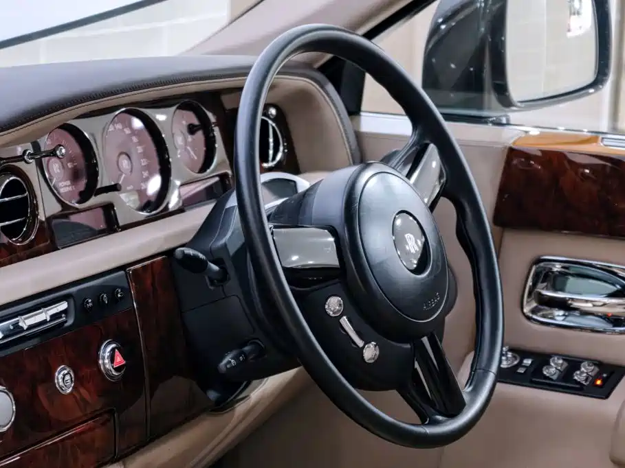Rolls-Royce Phantom 2013 — фото 8