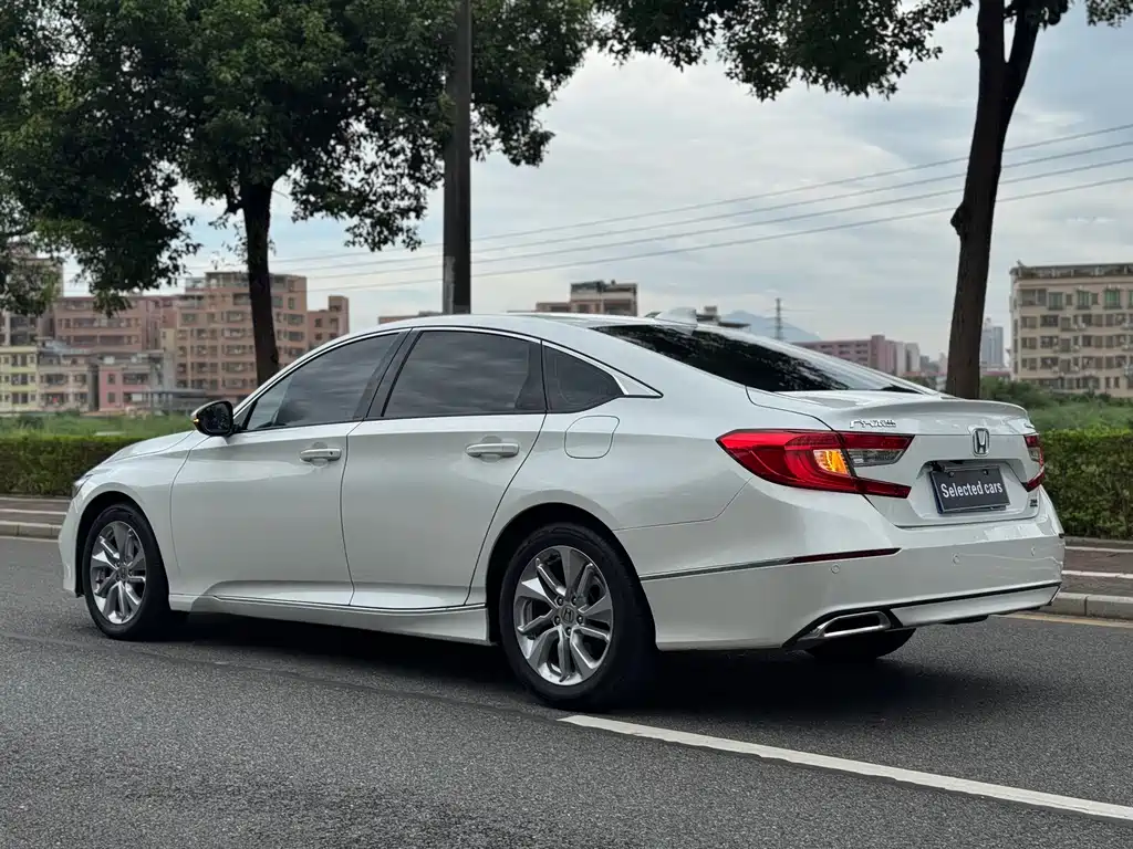 Honda Accord 2019 — фото 6