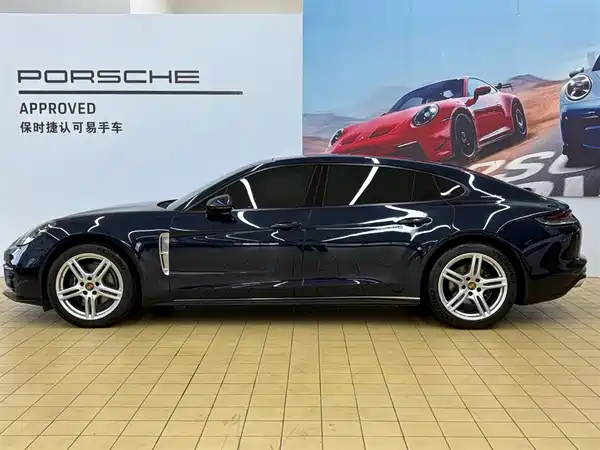 Porsche Panamera 2021