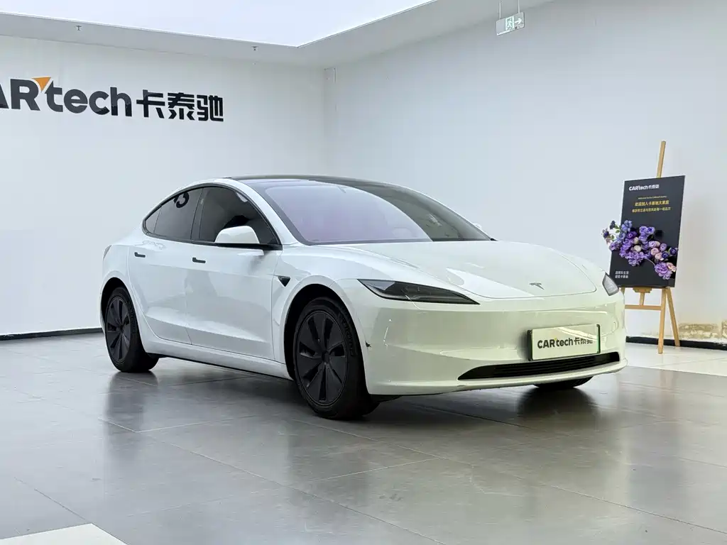 Tesla Model 3 2024 — фото 18