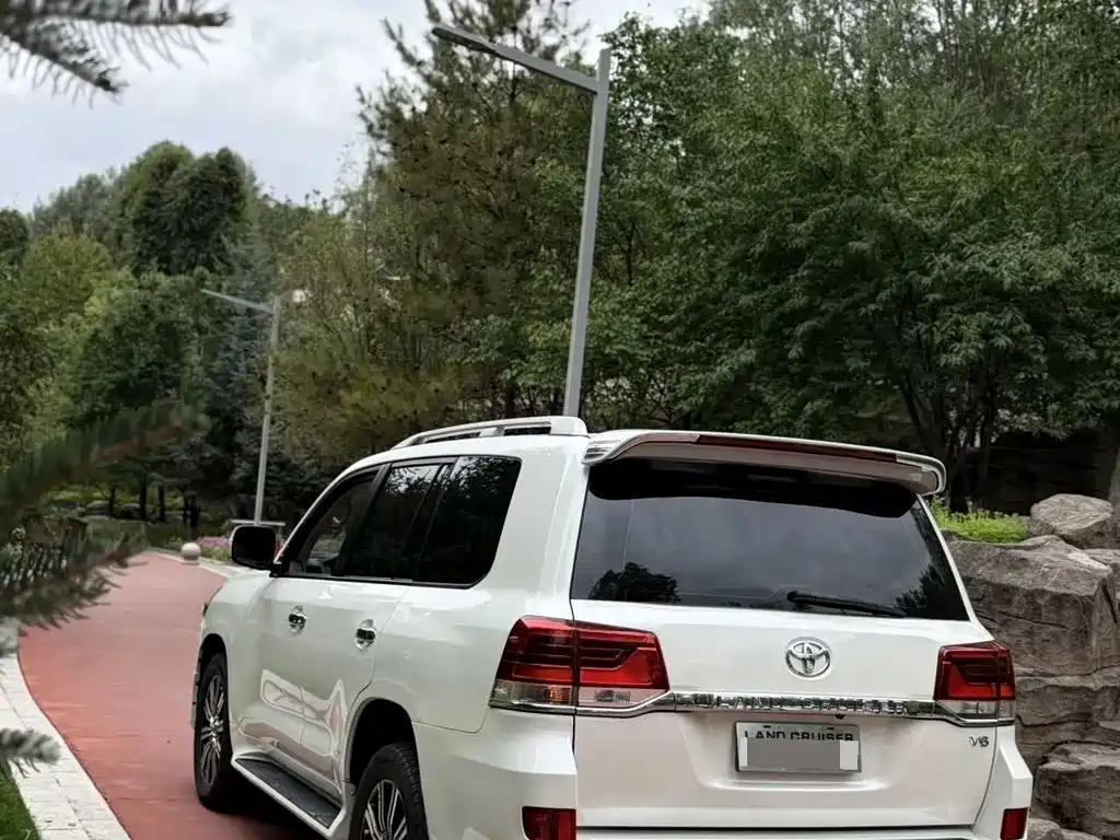 Toyota Land Cruiser 2018 — фото 9