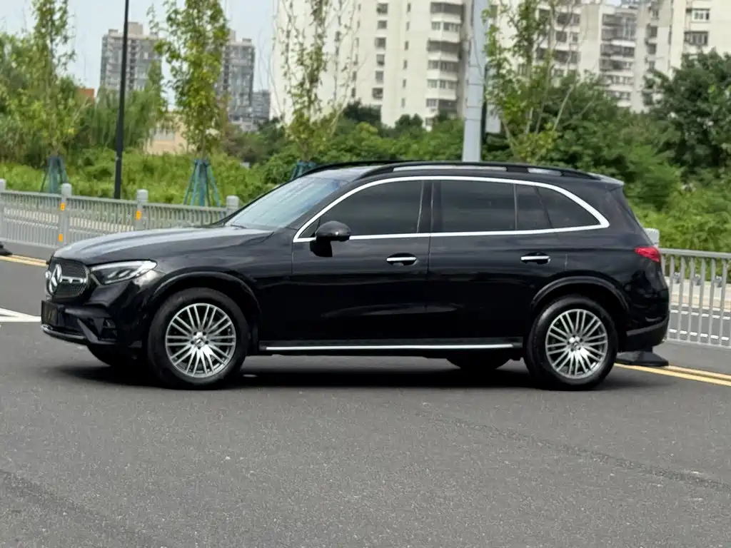 Mercedes-Benz GLC 2025 — фото 1