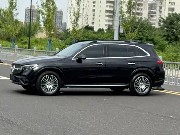 Mercedes-Benz GLC 2025