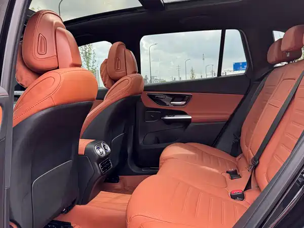 Mercedes-Benz GLC 2025