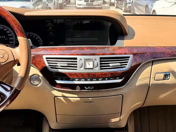 Mercedes-Benz S-Class 2010