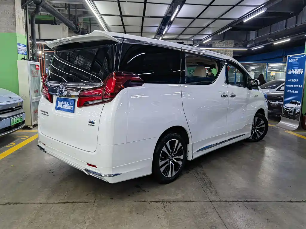 Toyota Alphard 2021 — фото 6