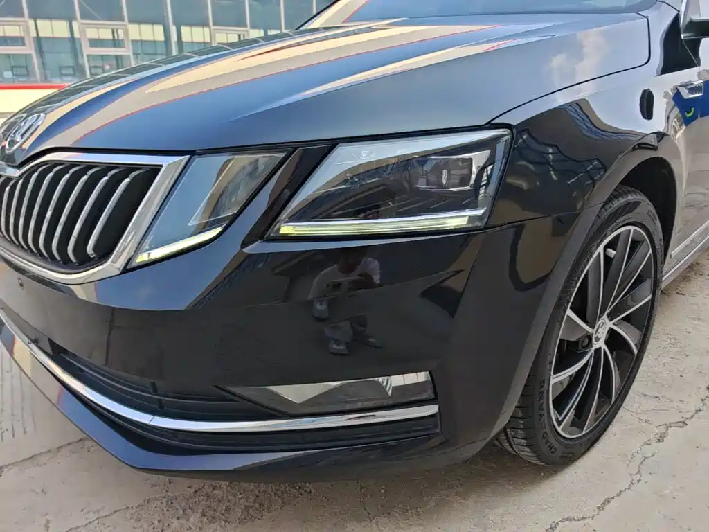 Skoda Octavia 2018 — фото 24