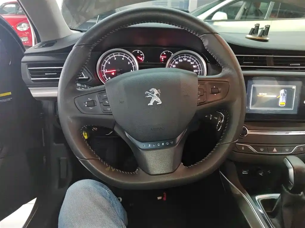 Peugeot 408 2015 — фото 11