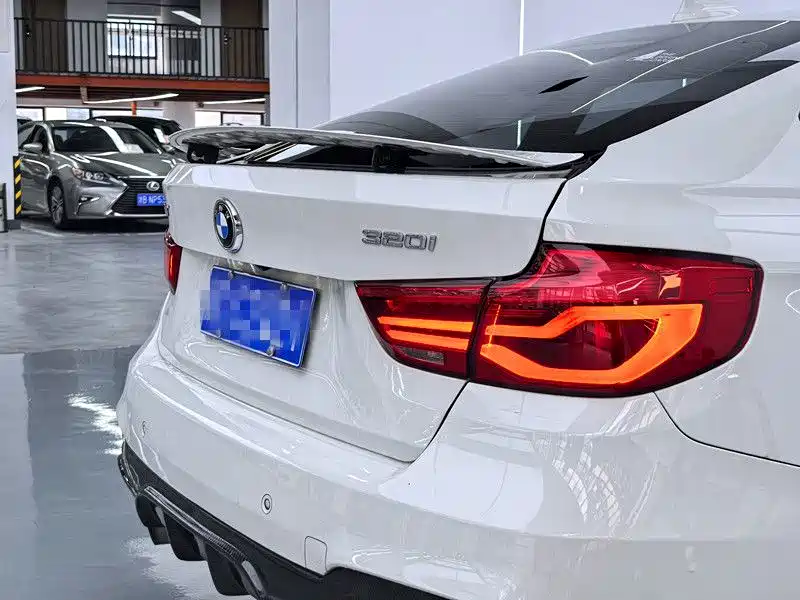 BMW 3 Series GT 2017 — фото 14