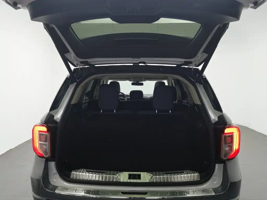Ford Explorer 2022 — фото 16