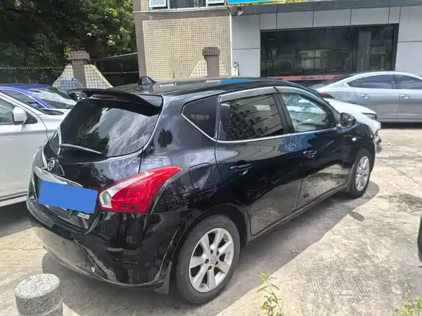 Nissan Tiida 2013