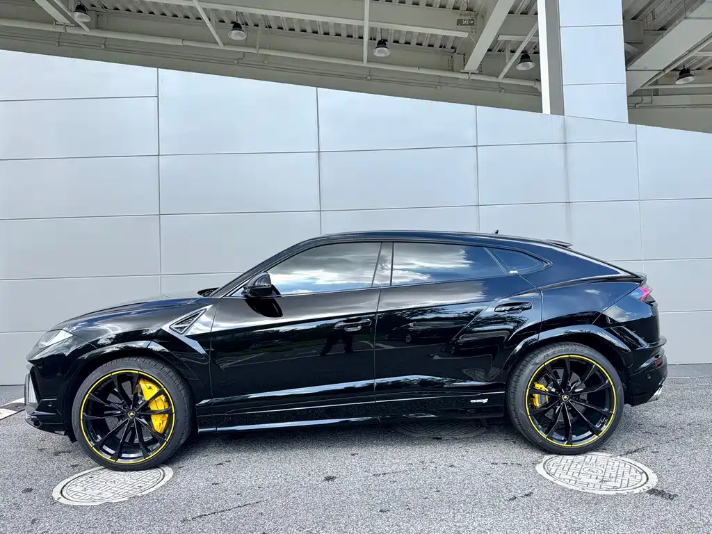 Lamborghini Urus 2026 — фото 4