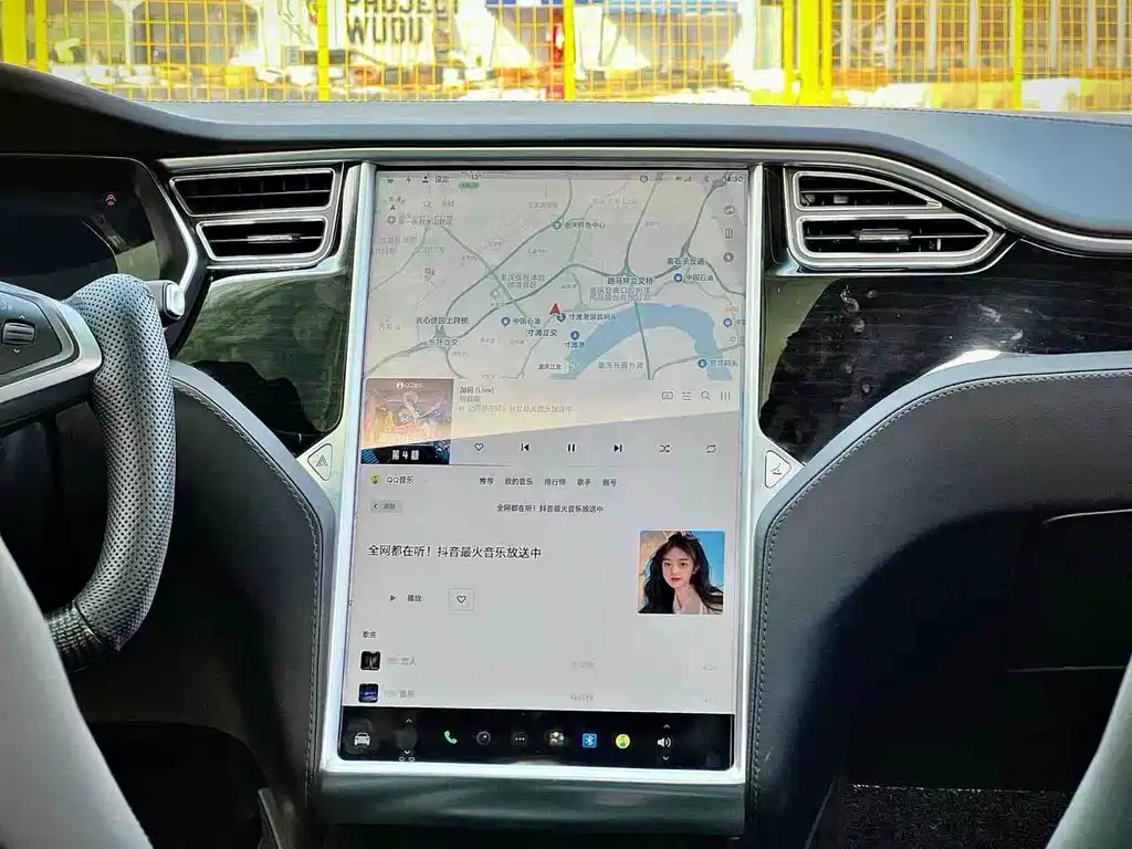 Tesla Model X 2017 — фото 10
