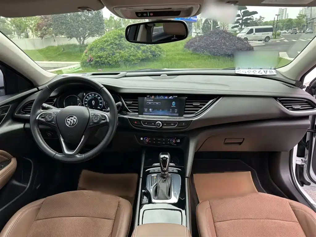Buick Regal 2020 — фото 15