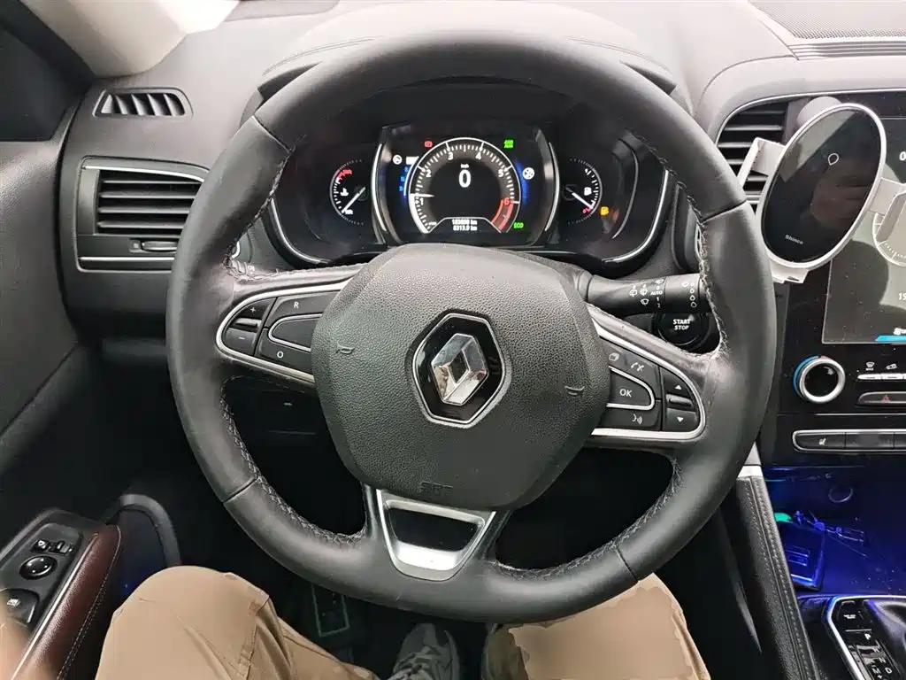 Renault Koleos 2017 — фото 11