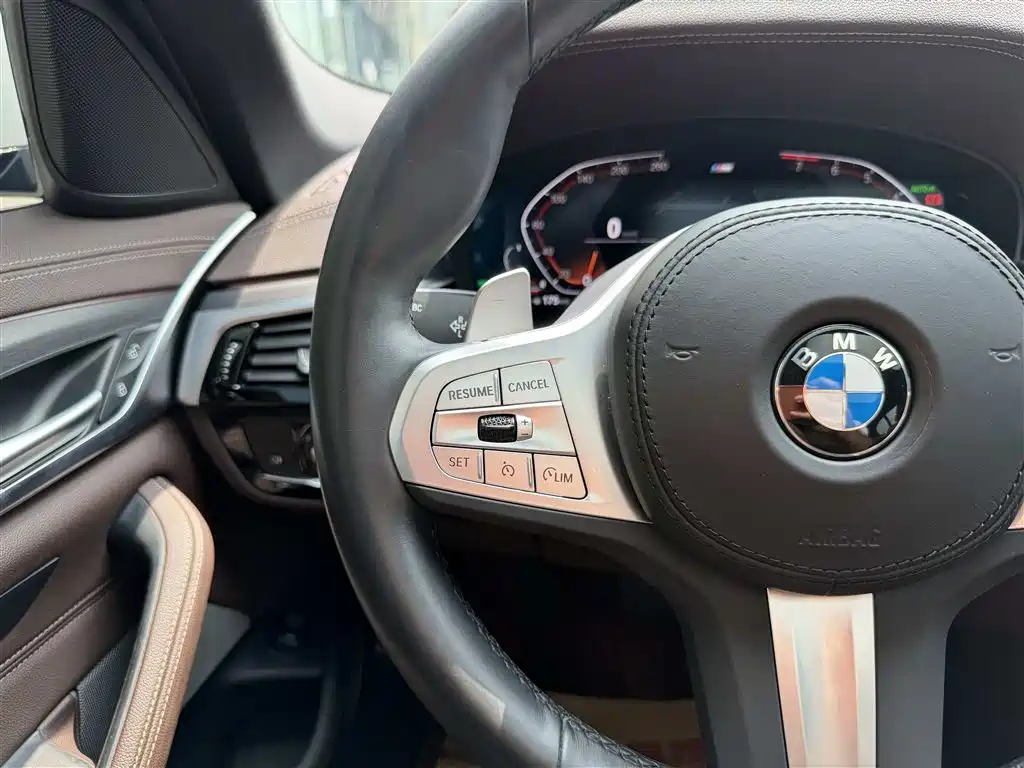 BMW 5 Series 2023 — фото 14