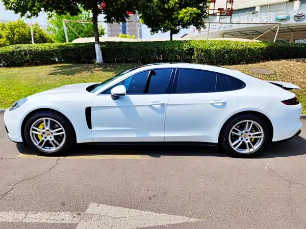 Porsche Panamera 2019