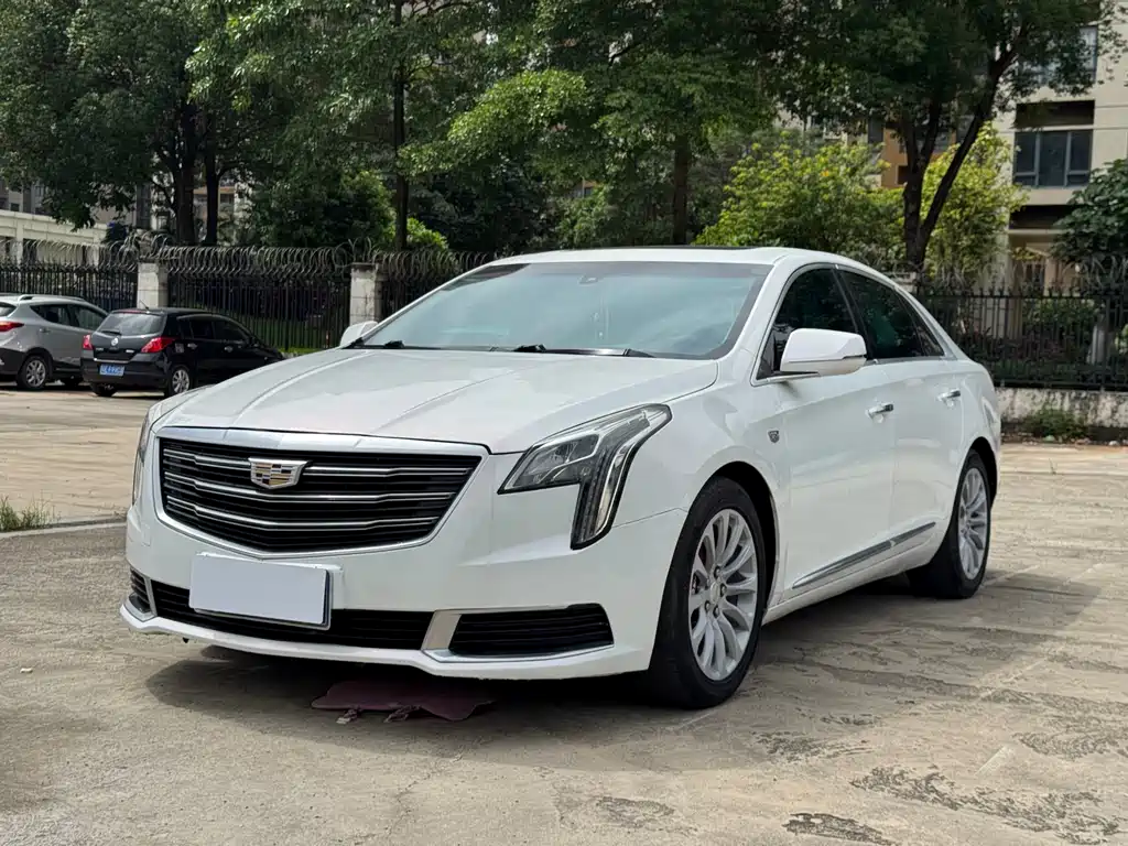 Cadillac XTS 2018 — фото 1