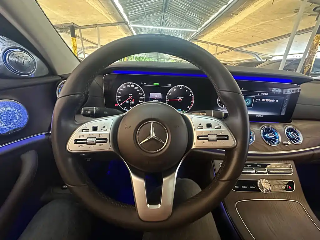 Mercedes-Benz E-Class 2020 — фото 14