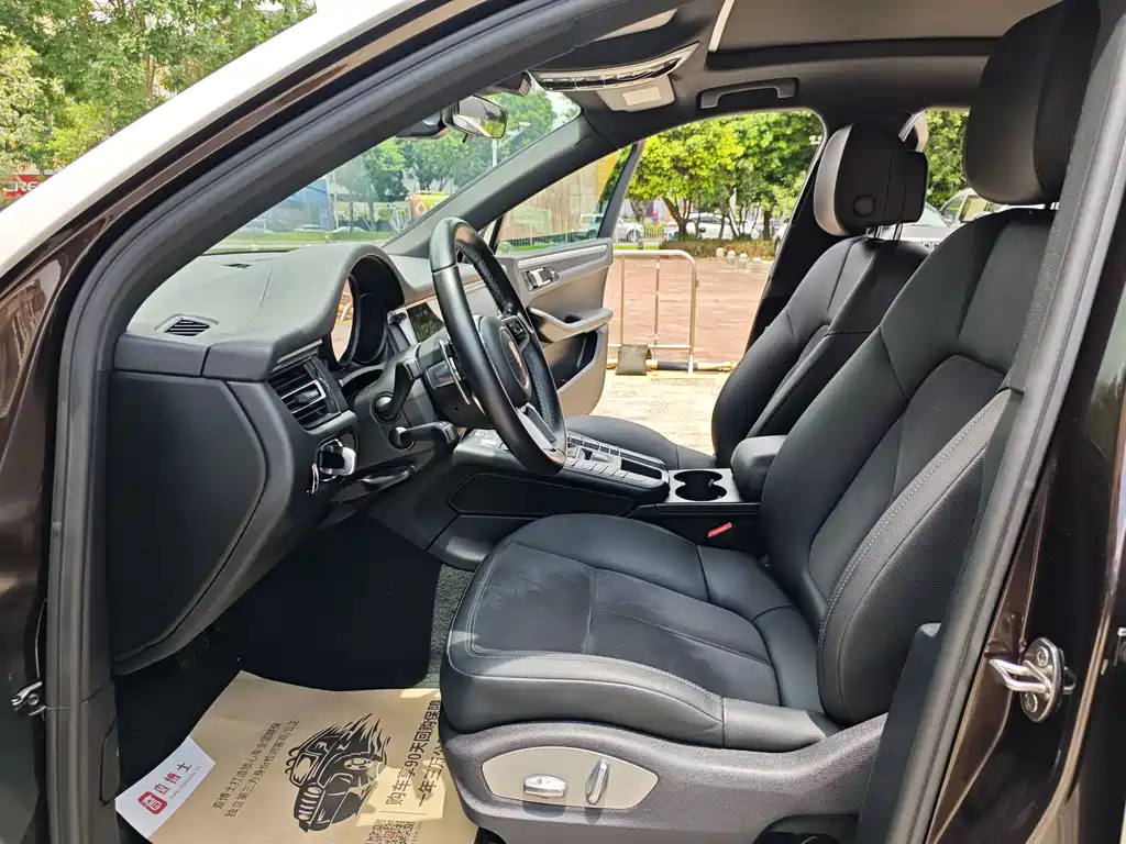 Porsche Macan 2021