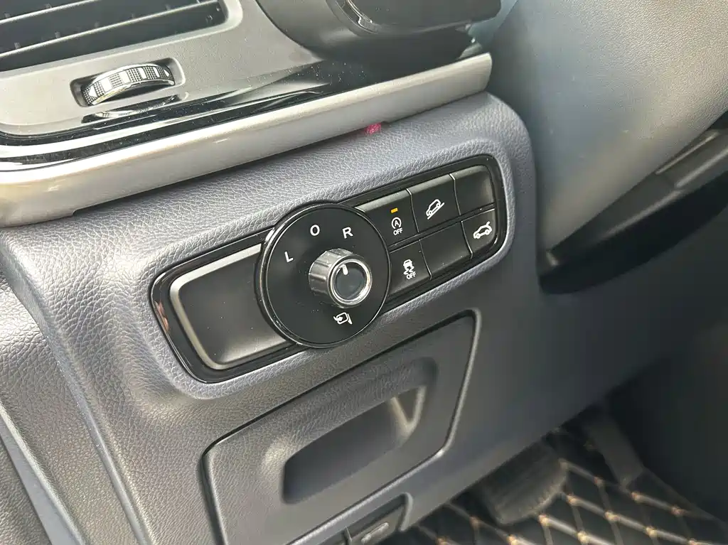 GAC Motor Trumpchi M8 2021 — фото 12