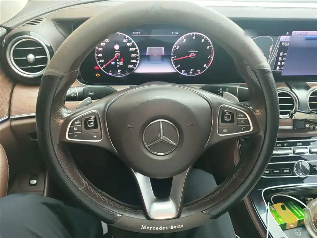 Mercedes-Benz E-Class 2017 — фото 11