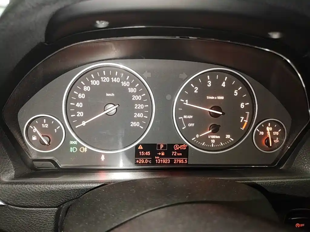 BMW 3 Series 2017 — фото 12