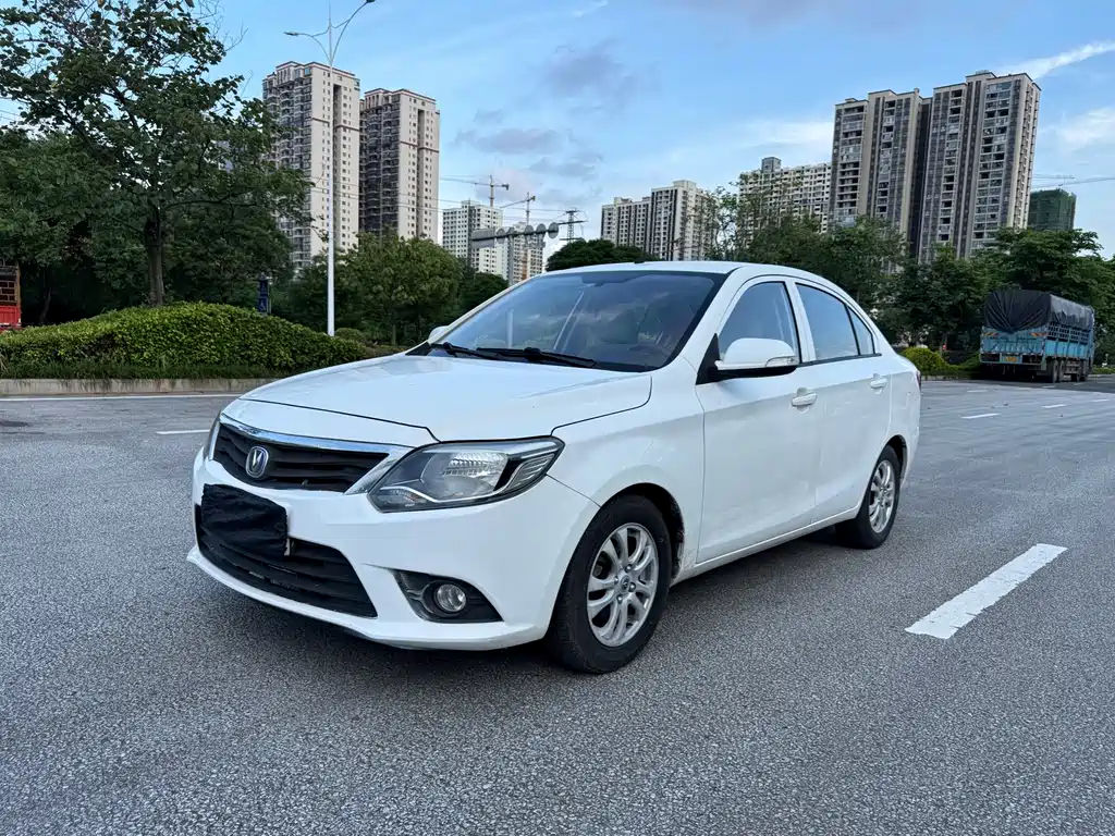 Changan Yuexiang V3 2016 — фото 1