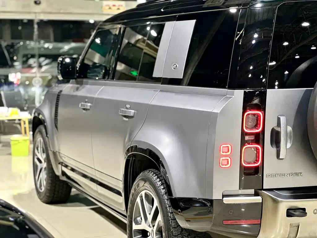 Land Rover Defender 2022 — фото 14