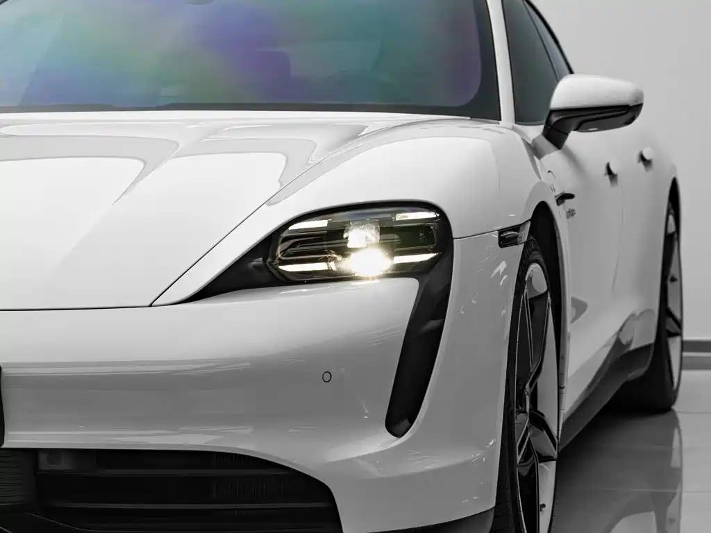 Porsche Taycan 2021 — фото 15