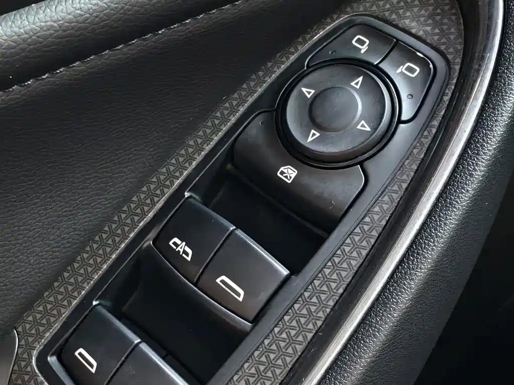 Chevrolet Malibu XL 2019 — фото 16