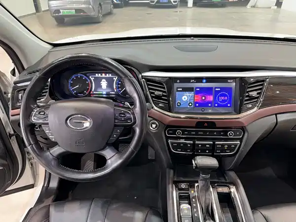GAC Trumpchi GS8 2017