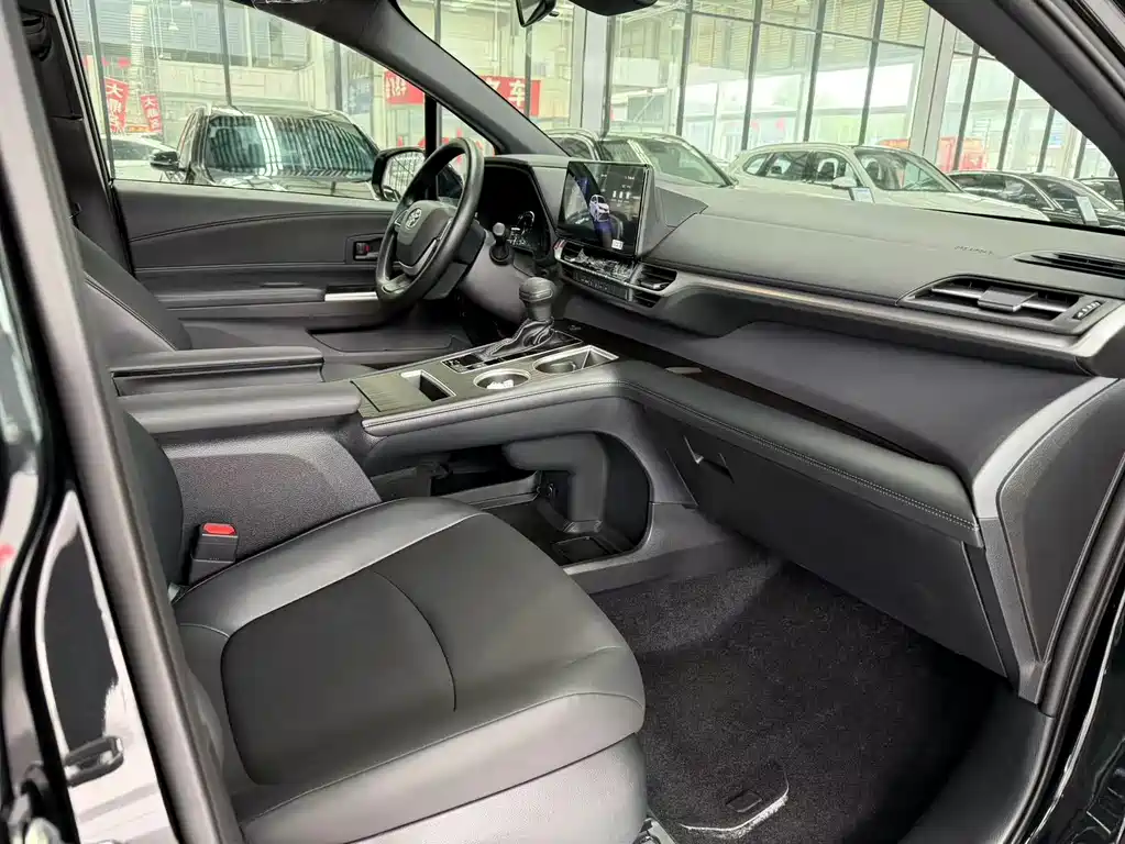 Toyota Granvia 2026