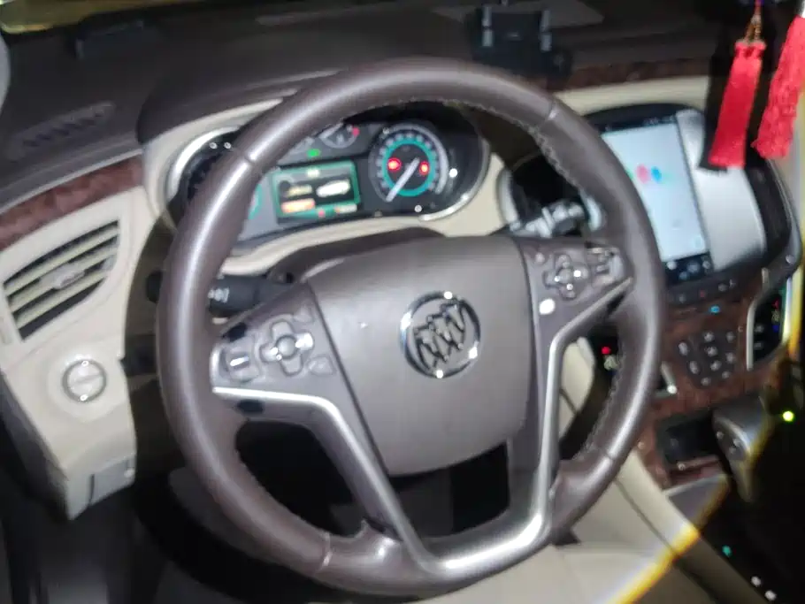 Buick LaCrosse 2015 — фото 15