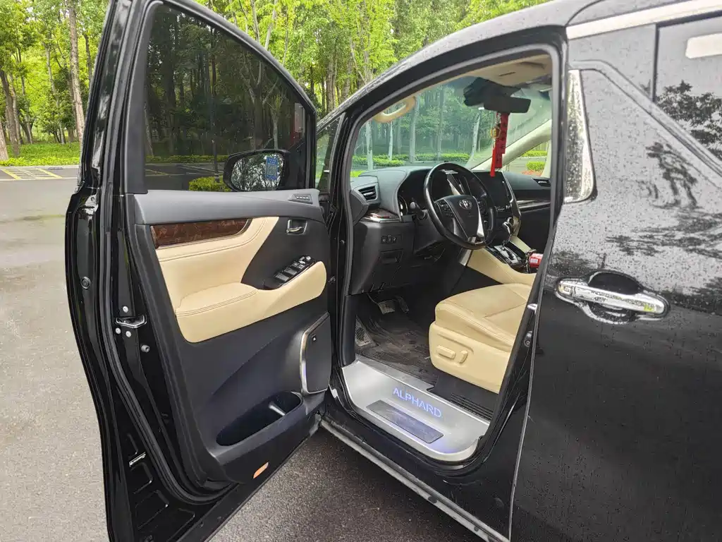 Toyota Alphard 2021 — фото 7