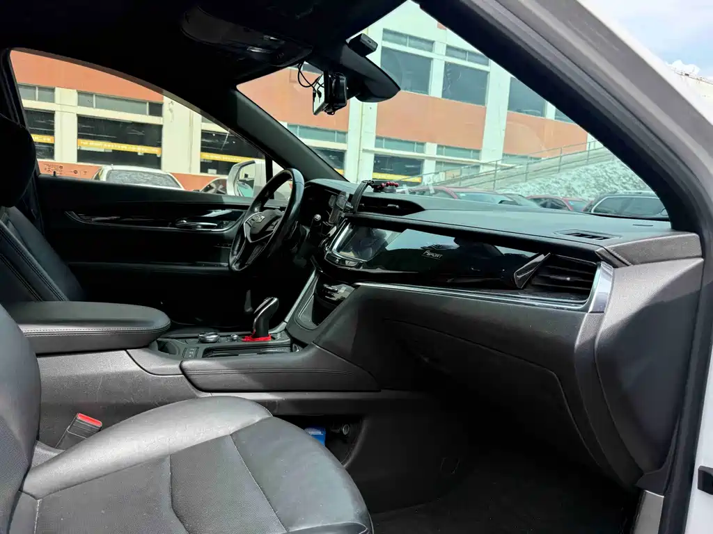 Cadillac XT5 2019 — фото 15